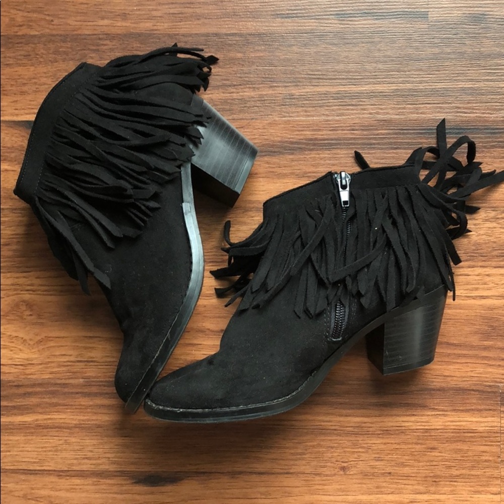 Soda fringe ankle booties black size 6 heel